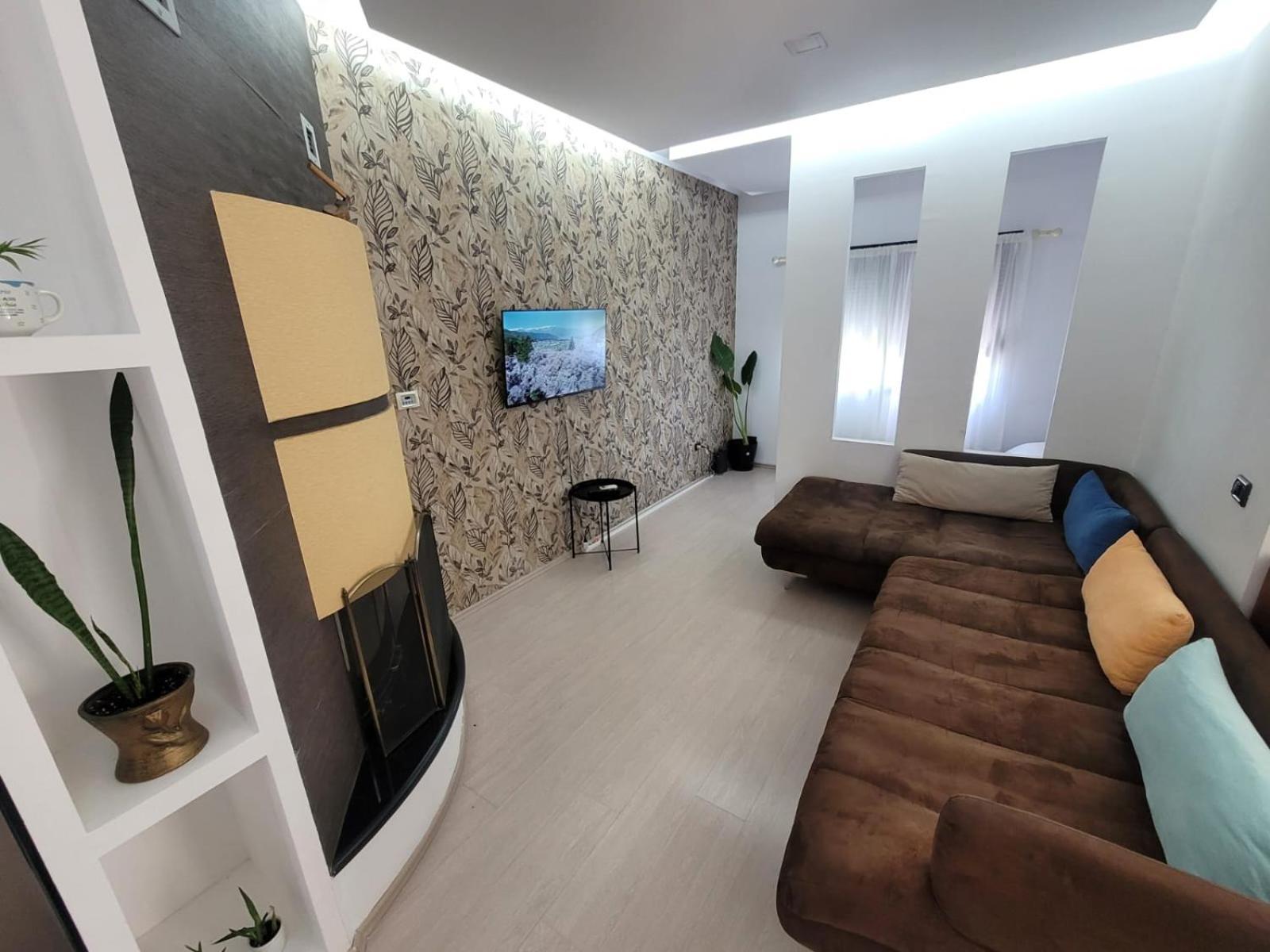 An Apartment With Fireplace Tirana Exterior photo