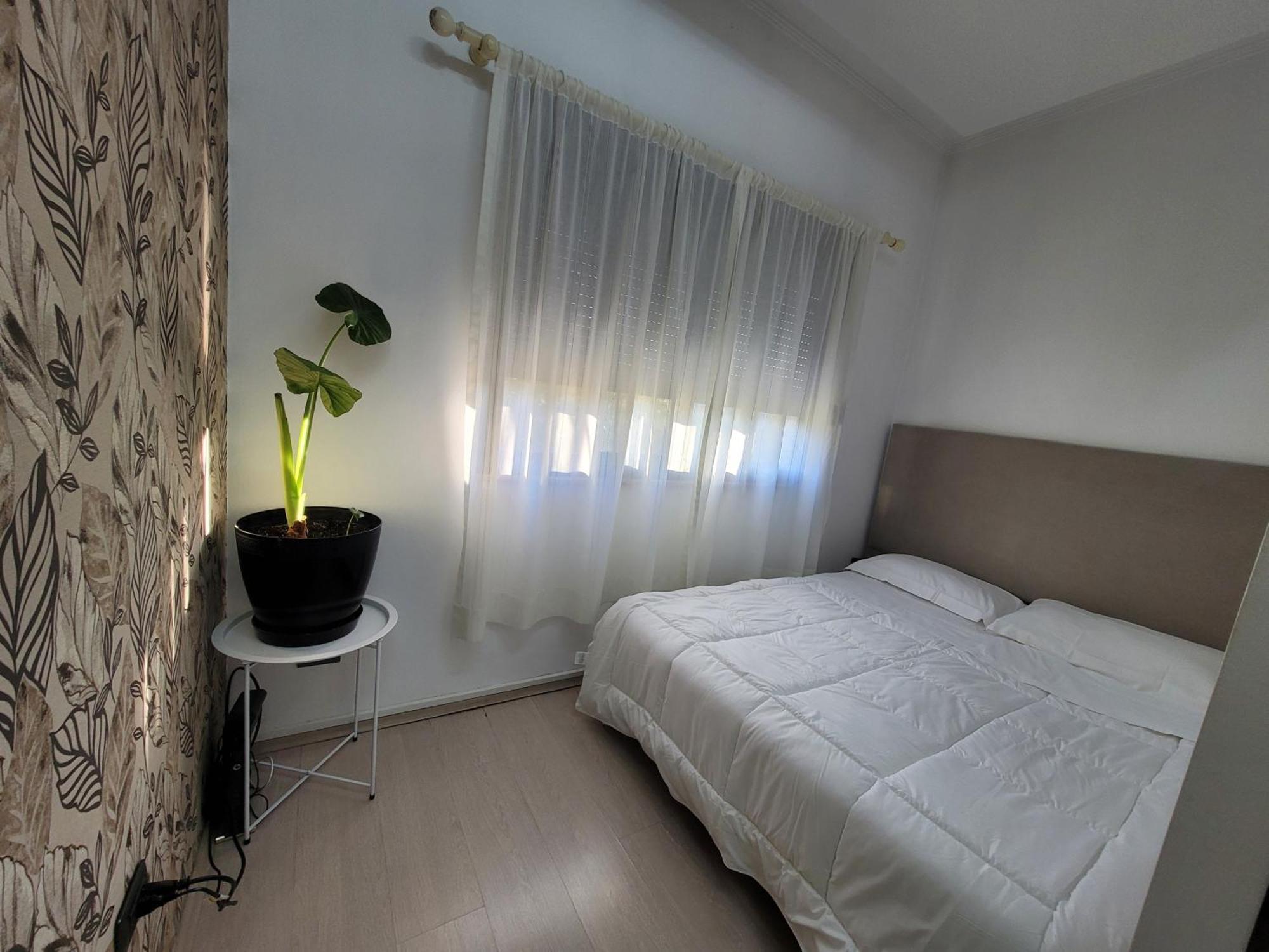 An Apartment With Fireplace Tirana Room photo